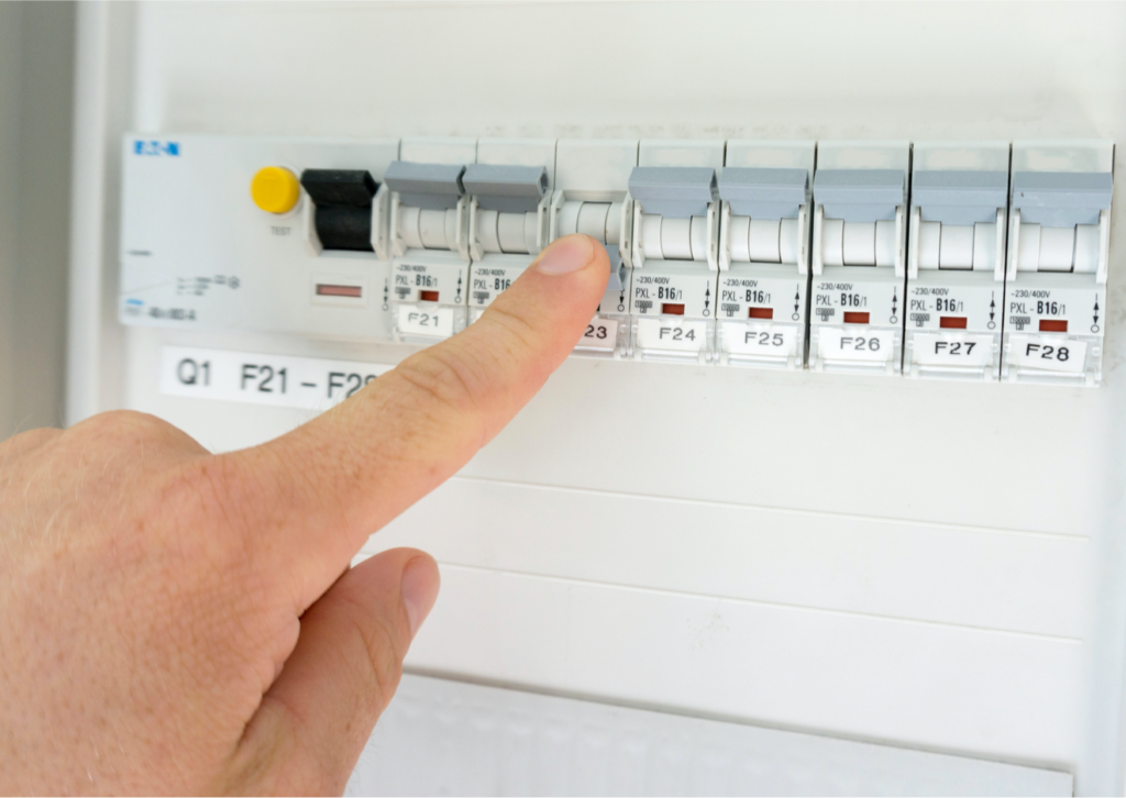 Comment Choisir son Armoire Électrique ? Le Guide Détaillé