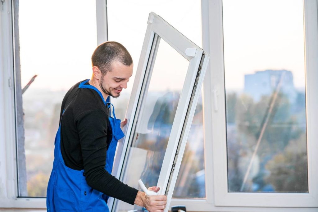 installation châssis de fenêtre serrurier
